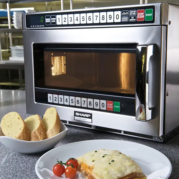 Sharp R1900M Commercial Microwave Oven, 1900W - Image 3