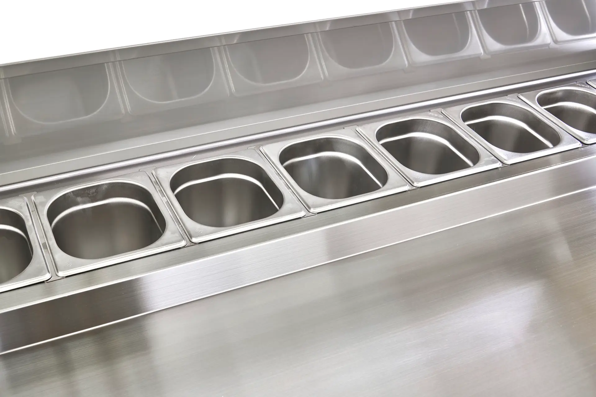 Sterling Pro Cobus SPU300PZ 3 Door Preparation Counter 8 x GN1/6, 392 Litres - Image 4