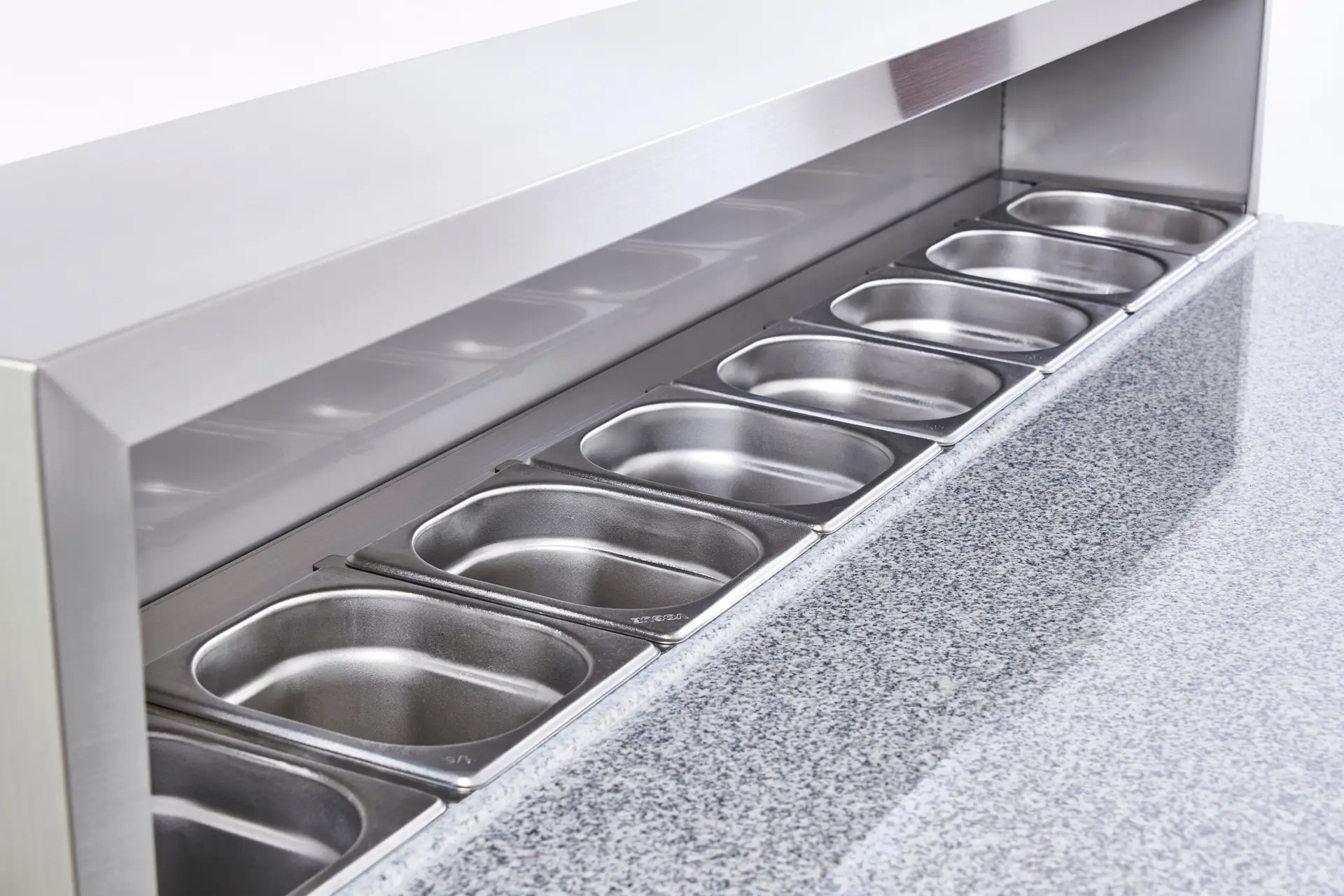 Sterling Pro Cobus SPU903PZ 3 Door Granite Top Pizza Counter, 8 x GN1/6, 402 Litres - Image 5