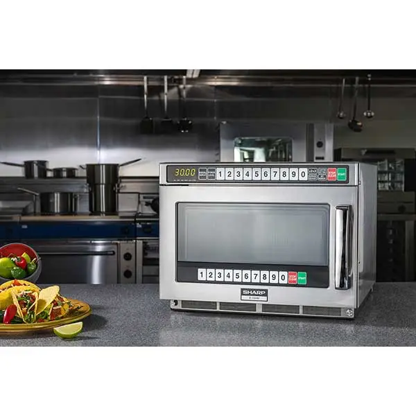 Sharp R1900M Commercial Microwave Oven, 1900W - Image 2