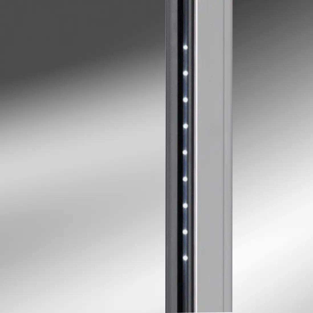 Hoshizaki Gram COMPACT FG 220 RG 2W Glass Single Door Undercounter Freezer, 128 Litres - Image 2