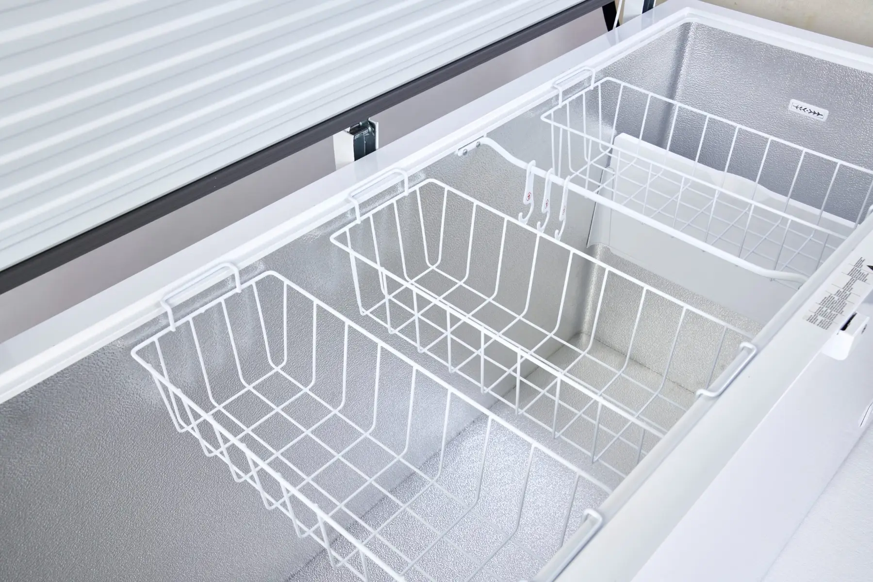 Sterling Pro Green SPC570 Chest Freezer / Chiller / Fridge, 572 Litres - Image 2