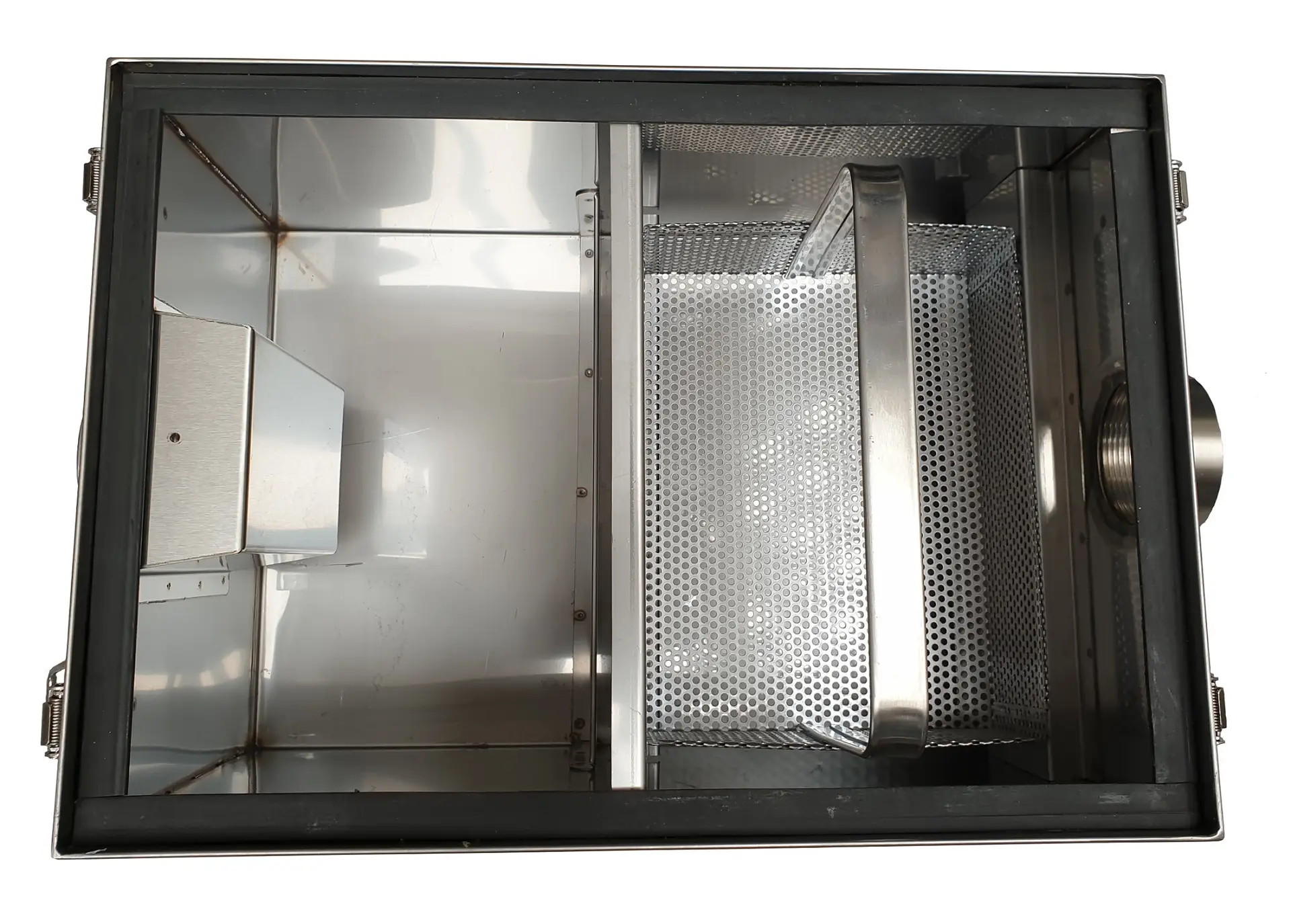 GREASE TRAP SS 89L Does not meet NEN-1825 standards - Image 3