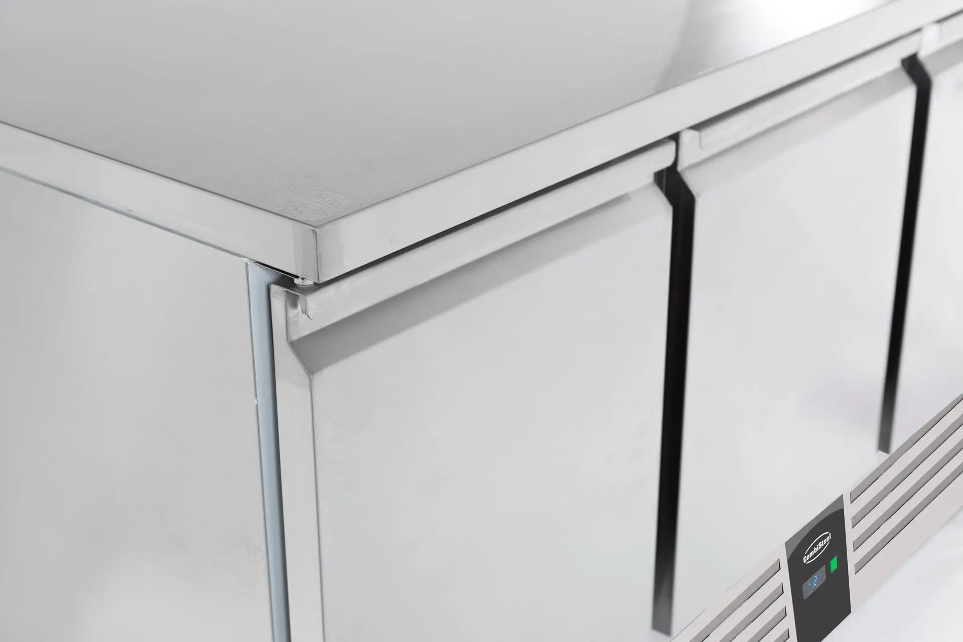REFRIGERATED COUNTER 3 DOORS - Image 3