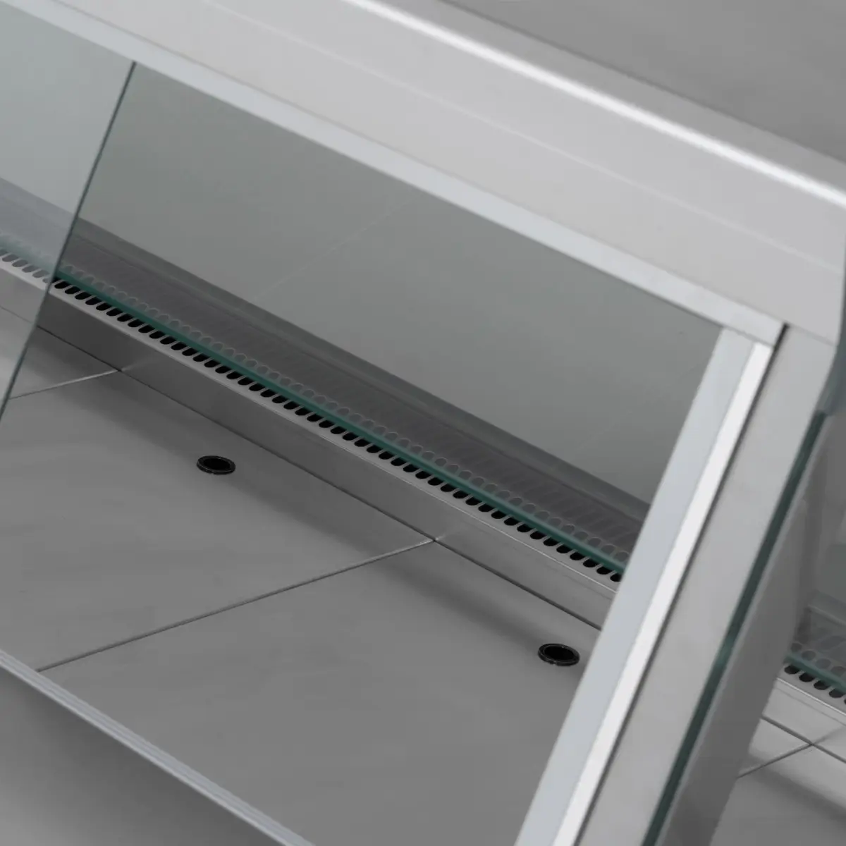 BLIZZARD 1.5m Flat Glass Serve Over Counter - Image 3