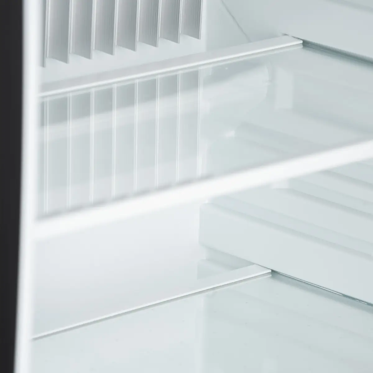 BLIZZARD Single Solid Door Mini Bar - Image 8