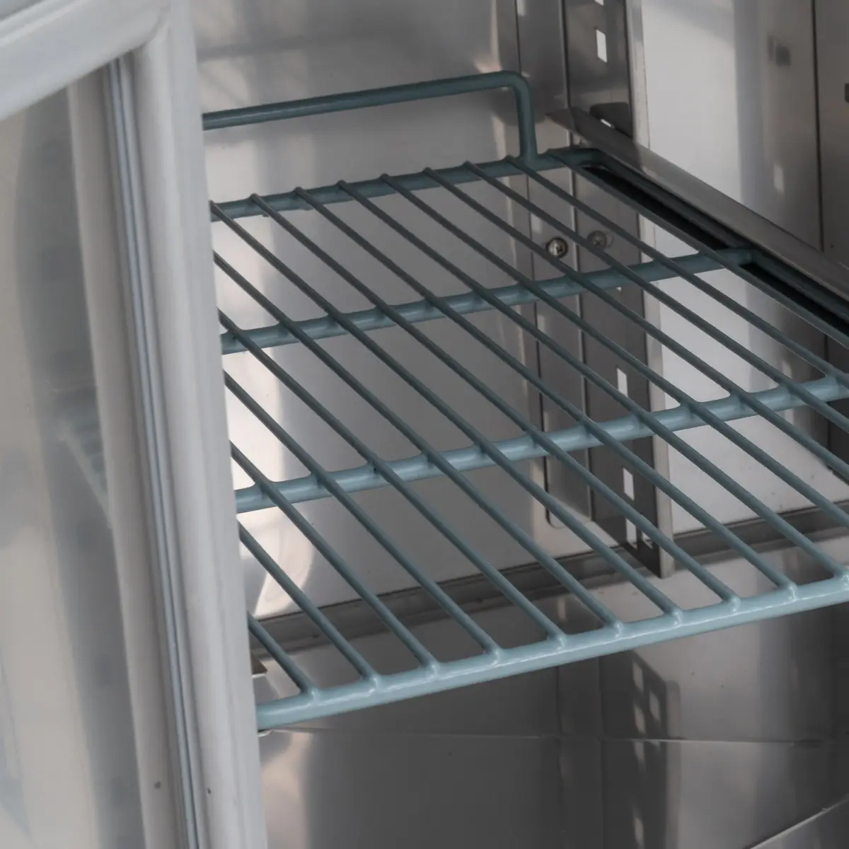 BLIZZARD Compact Single Door Refrigerated Saladette - Image 4