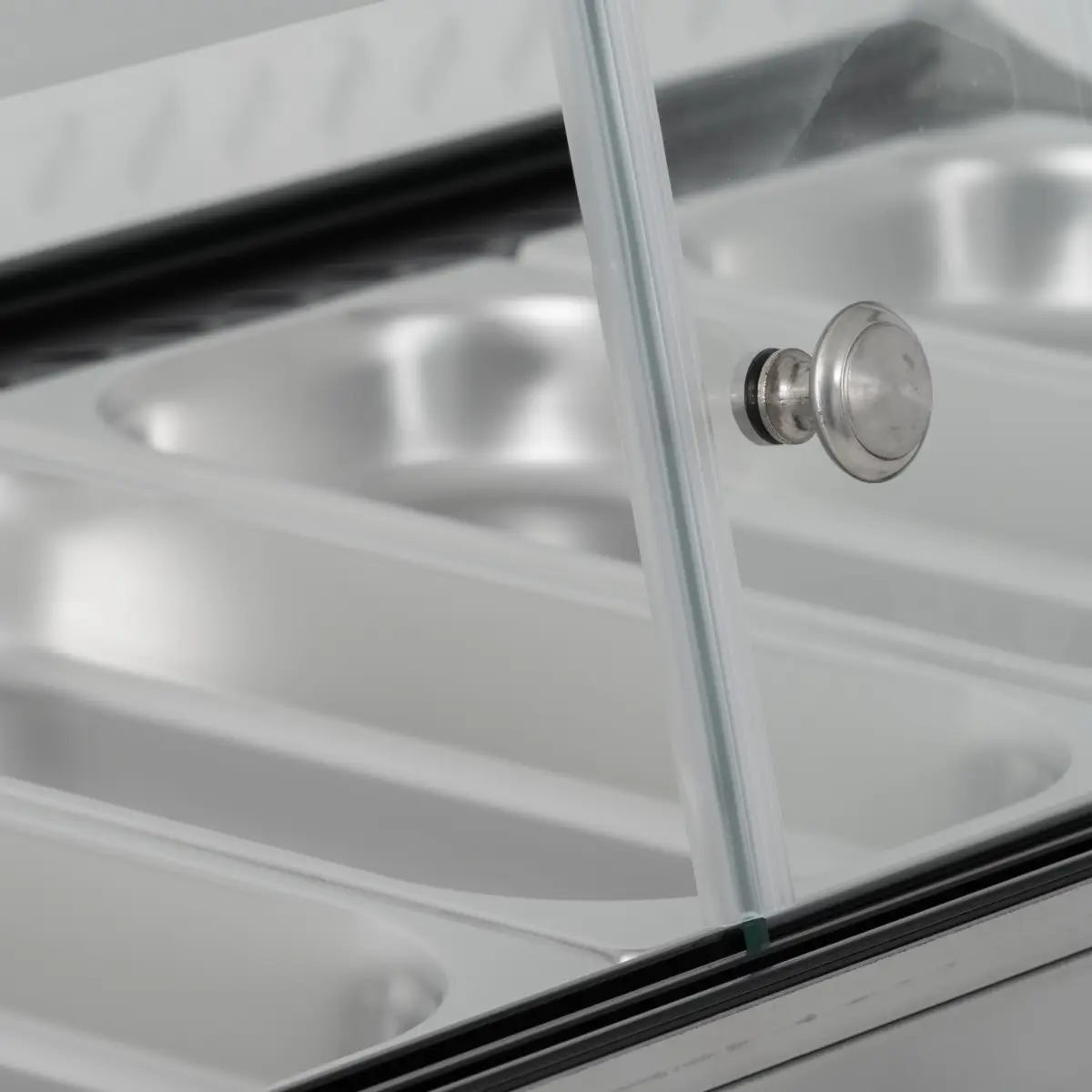 BLIZZARD Curved Counter Top Heated Merchandiser - Image 6