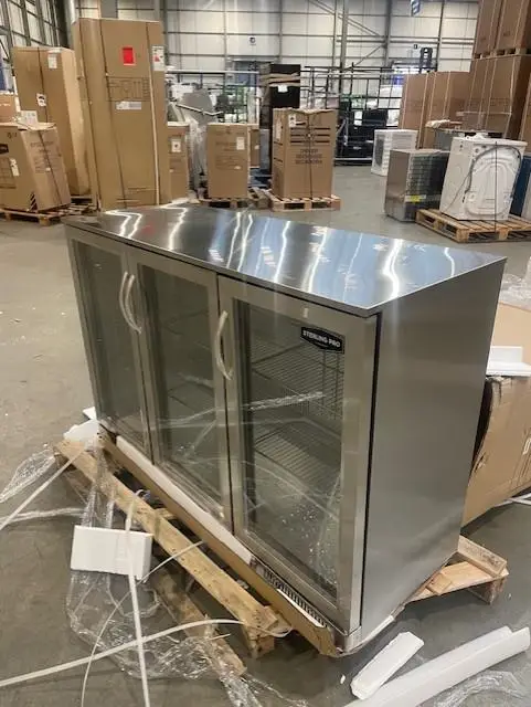 Sterling Pro Green GRADED SP3HC-STS Stainless Steel Triple Door Bottle Cooler 338 Litres - Image 3