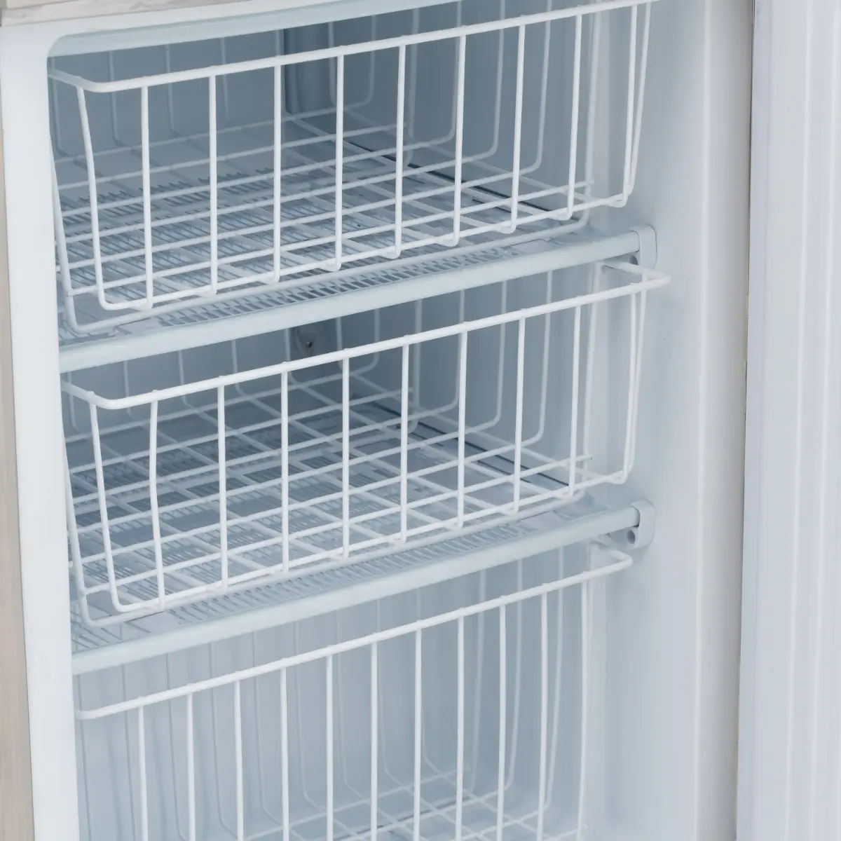 BLIZZARD Single Hinged Door Under Counter Freezer - Image 4